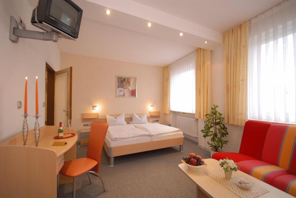 Gasthof Zur Post Hotel Und Parkplatz Vohenstrauss Rum bild